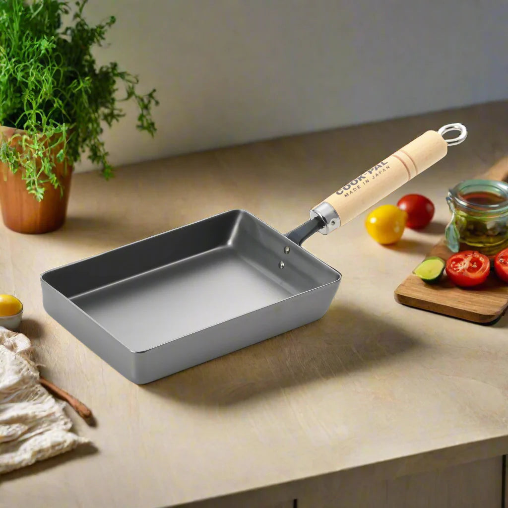 Yoshikawa Cook-Pal Ren Eierrollen-/Omelettpfanne (Mittel) – Nitrierter Karbonstahl, Hergestellt in Japan