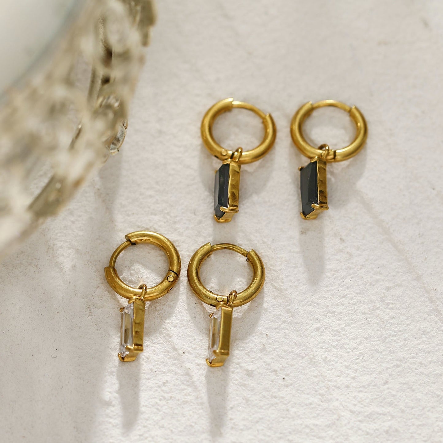 DAYSIA Gold: Vintage Inspired Encased Black Crystal Drop Earrings