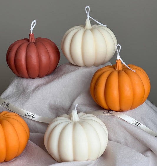 Große Kürbiskerze: Handgegossenes Sojawachs, Herbstdeko