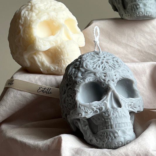 Handgemachte Halloween-Schädelkerze: Gruselige Heimdekoration aus Sojawachs