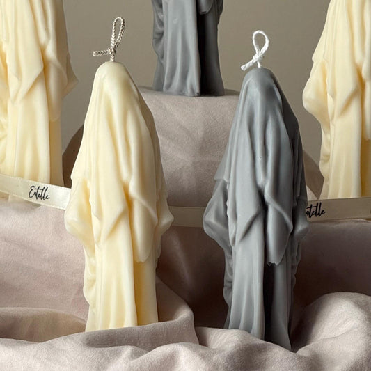 Handgemachte Geisterkerze: Gruselige Halloween-Deko aus Sojawachs