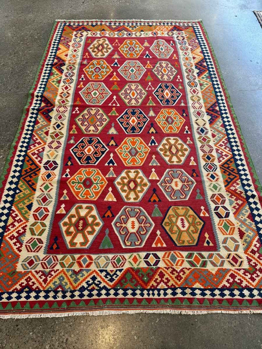 Persian Qashqai Kilim Rug | 5' 4" x 9' 2"