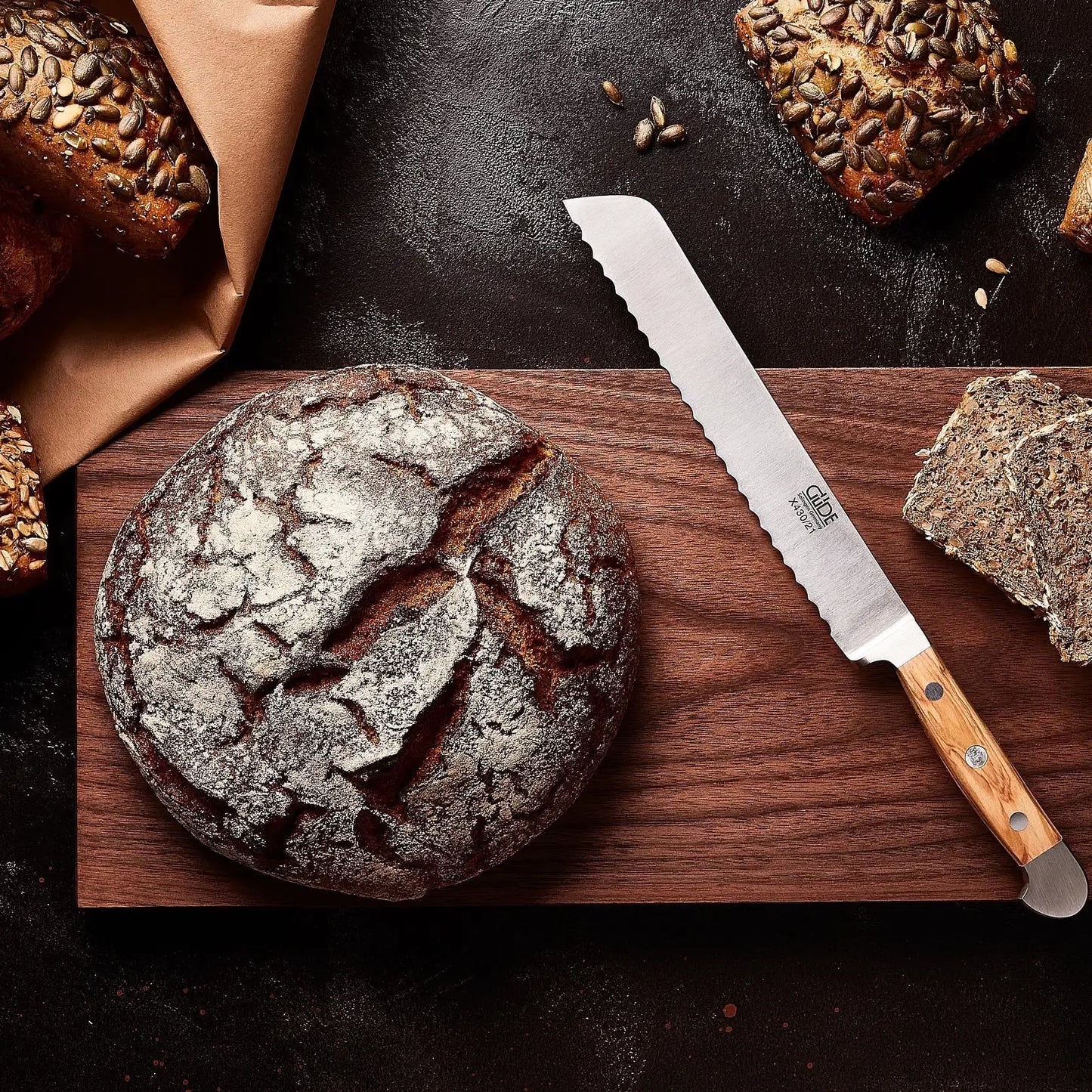 ALPHA OLIVE | Brotmesser 20 cm Klinge | Handgeschmiedet / Olivenholzgriff