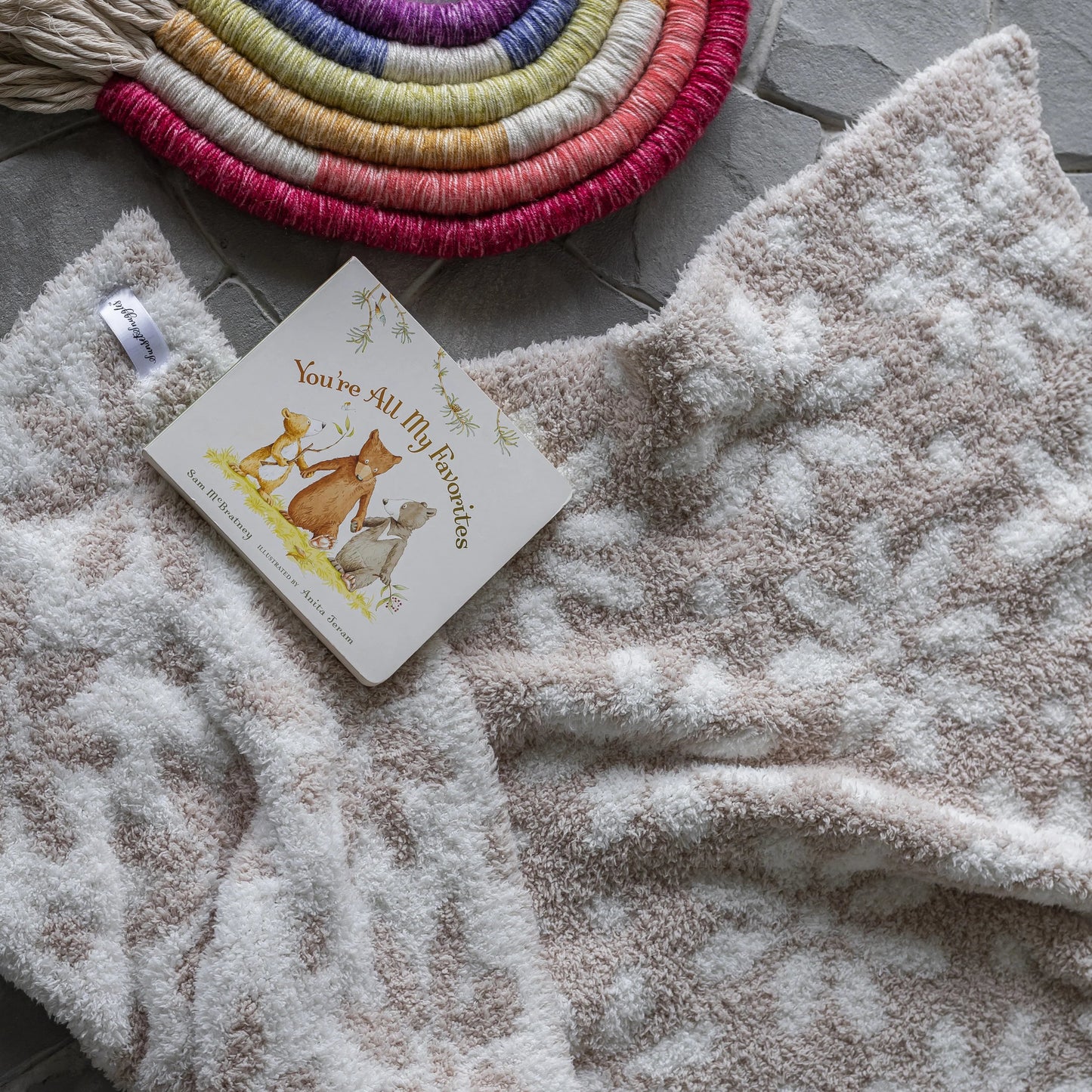 Errötende Beige und weiße Gänseblümchen-Druck Kleinkind-Decke