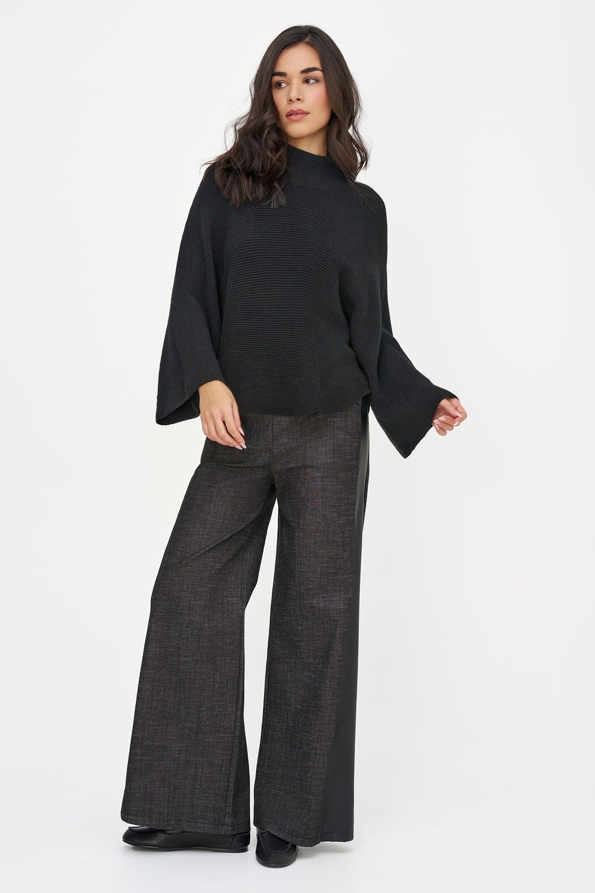 Women's Wide-Leg Pull-On Denim Pants with Faux Leather Side Trim