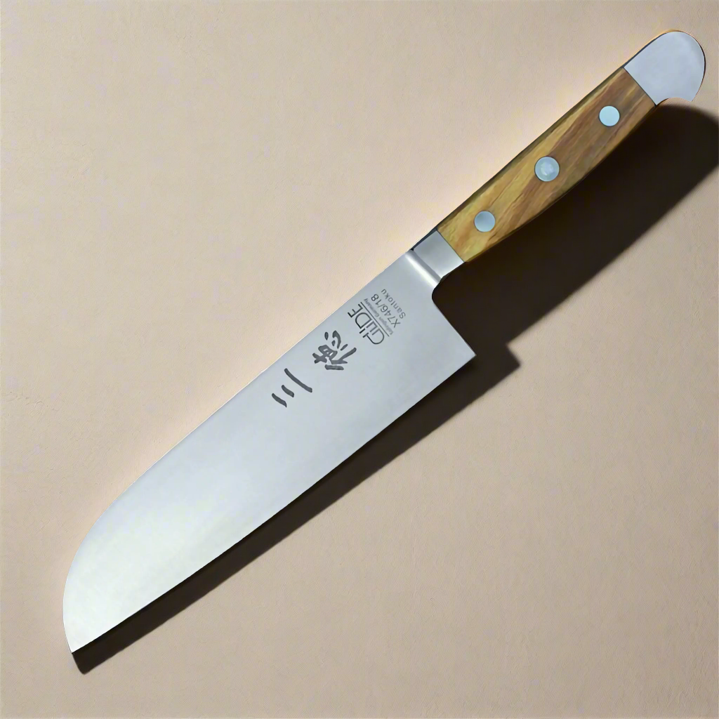ALPHA OLIVE | Santoku Messer Glatte Klinge 7 Zoll | Geschmiedeter Stahl / Olivenholzgriff