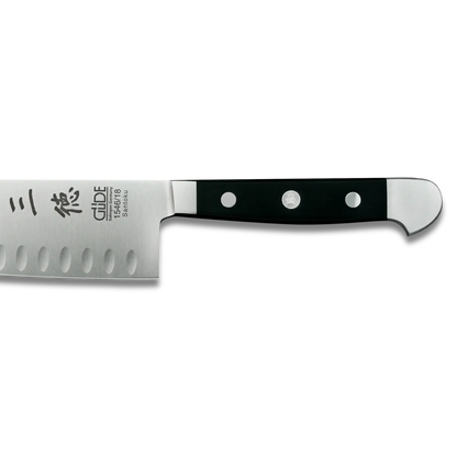 Alpha Santoku-Messer mit Kullenschliff – 17,8 cm
