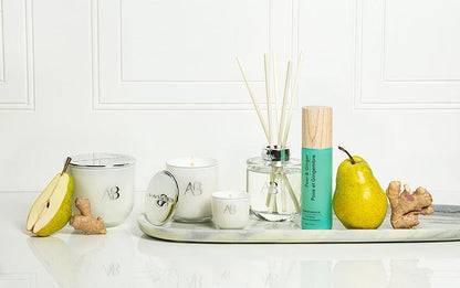 Mini Birnen-Ingwer-Duftkerze mit Gewürz- & Ambernoten von Aromabotanical