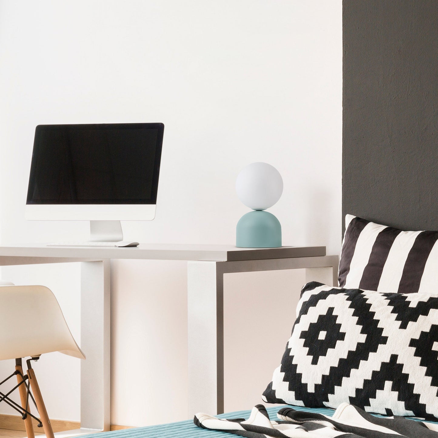 MIKI Moderne Glaskugel-Tischleuchte für Schlafzimmer, Wohnzimmer & Nachttisch