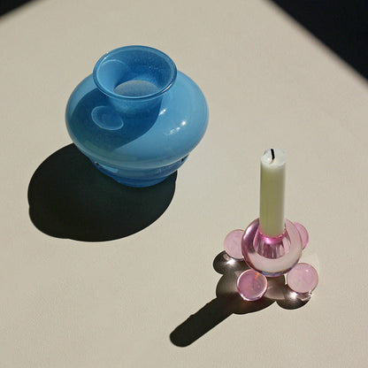 Geschwungene Mini-Glasvase – mundgeblasenes hellblaues Design