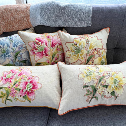 16x16インチ 刺繍花柄スクエアピローカバー – 綿製前面、紙シルク製背面