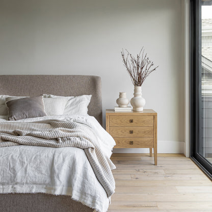 Polsterbett Faye mit geschwungenem Kopfteil – Perfect Taupe