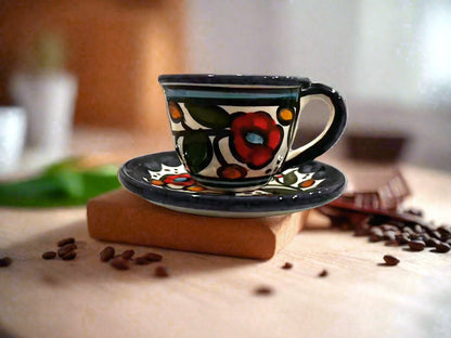 Handgefertigte palästinensische Tasse für arabischen Kaffee | Keramik-Espressotasse mit Gartenrosenranke aus Hebron