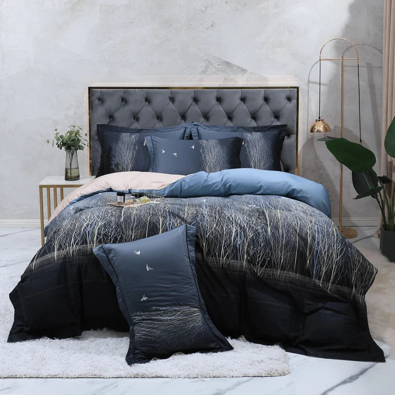 Wild Whimsy 600 TC Blumen-Bettwäsche-Set aus Baumwolle - Marineblau