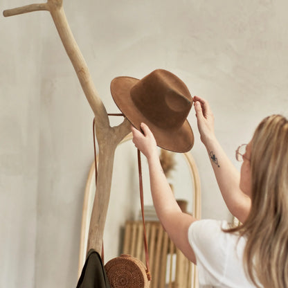 Garderobe aus Ast und Sockel aus Vulkangestein - Kollektion Robinson