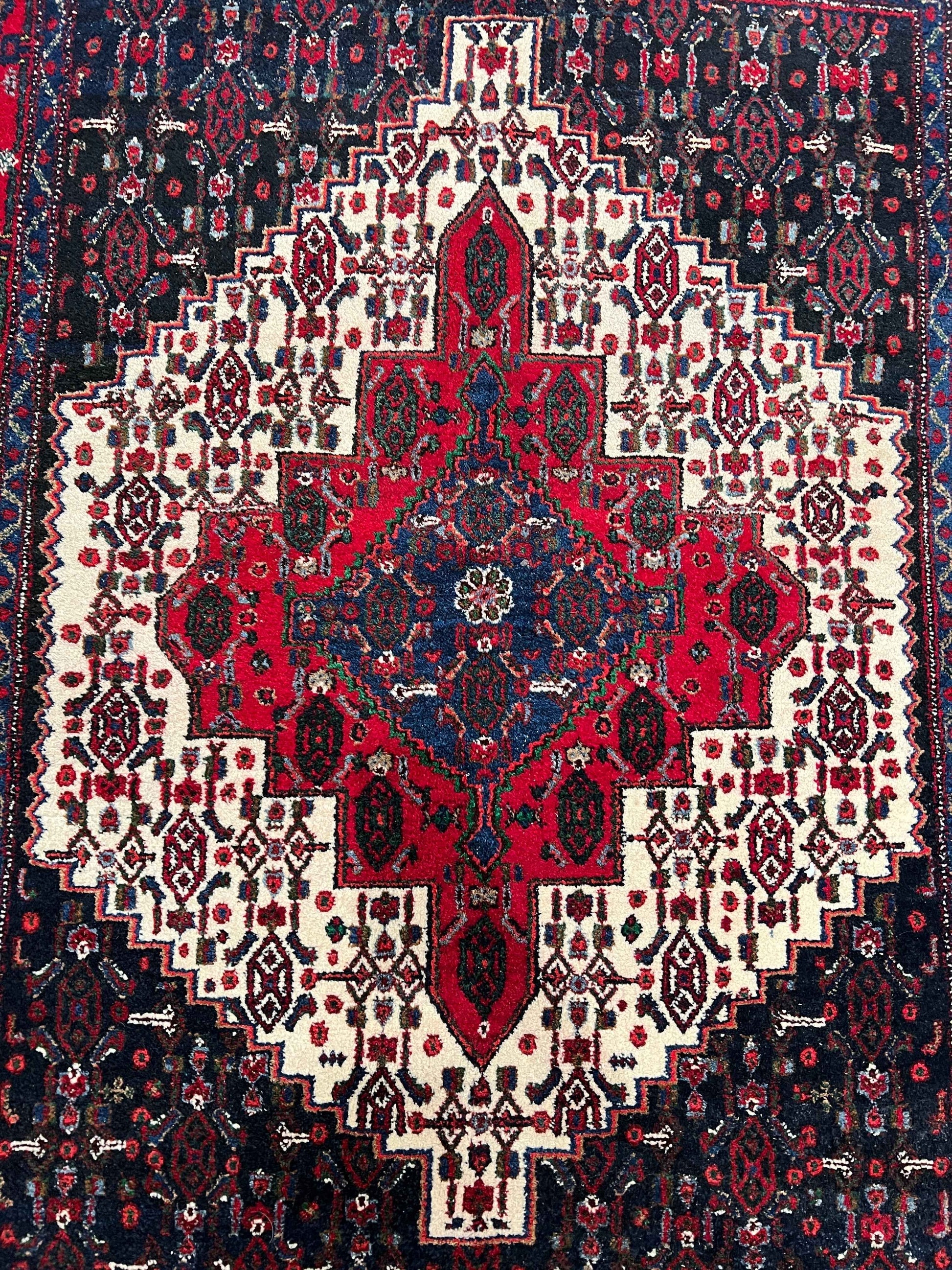 Persian Senneh Rug | 4' 2" x 5' 3"