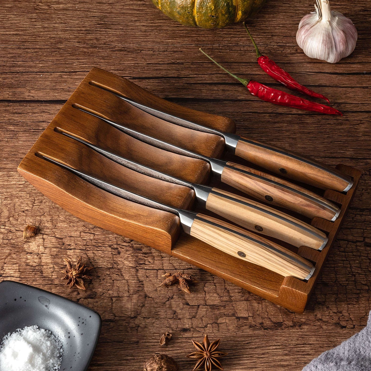 Ginza Steel AMELIA Five – 4-teiliges Steakmesserset aus VG10 Damaststahl mit Holzblock