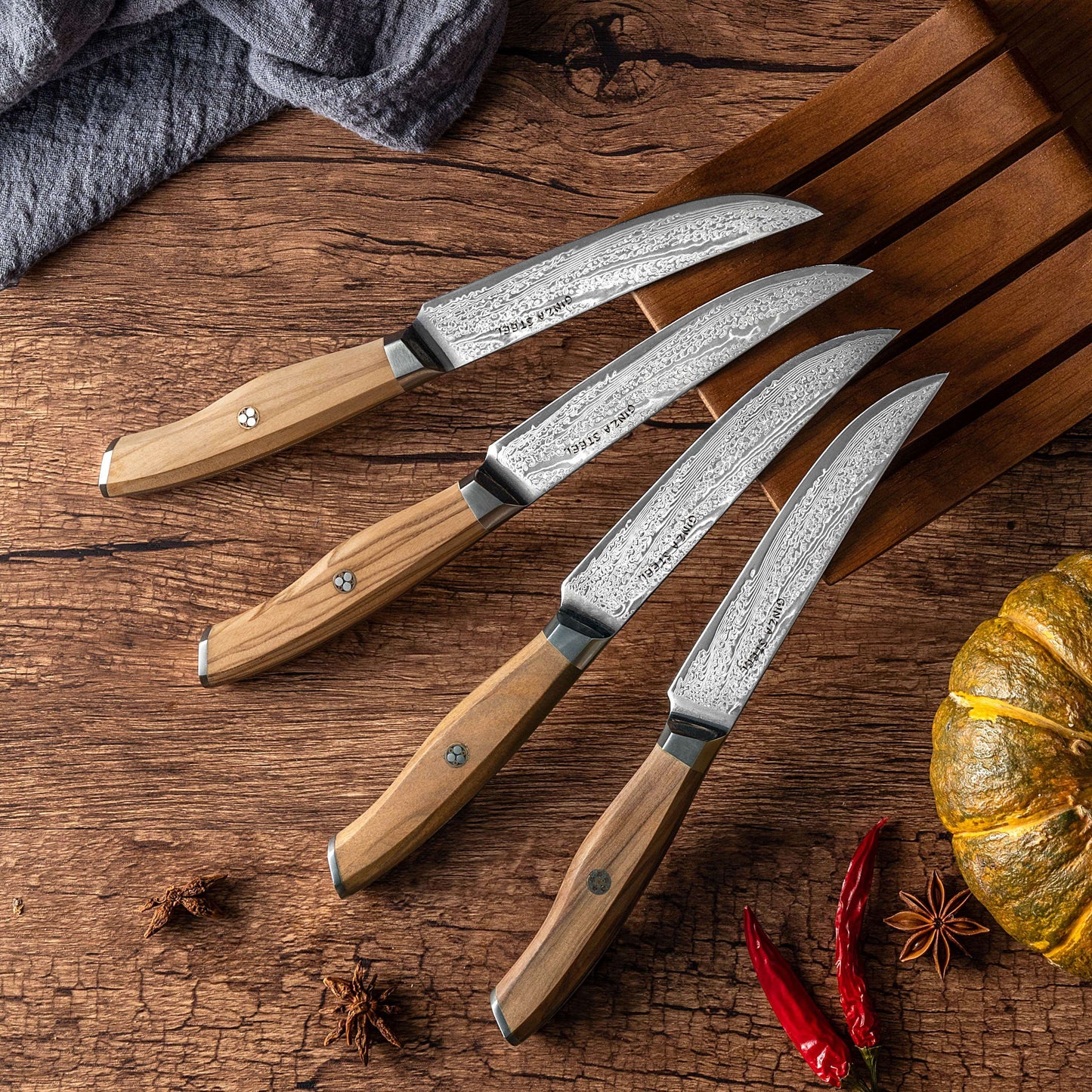 Ginza Steel AMELIA Five – 4-teiliges Steakmesserset aus VG10 Damaststahl mit Holzblock