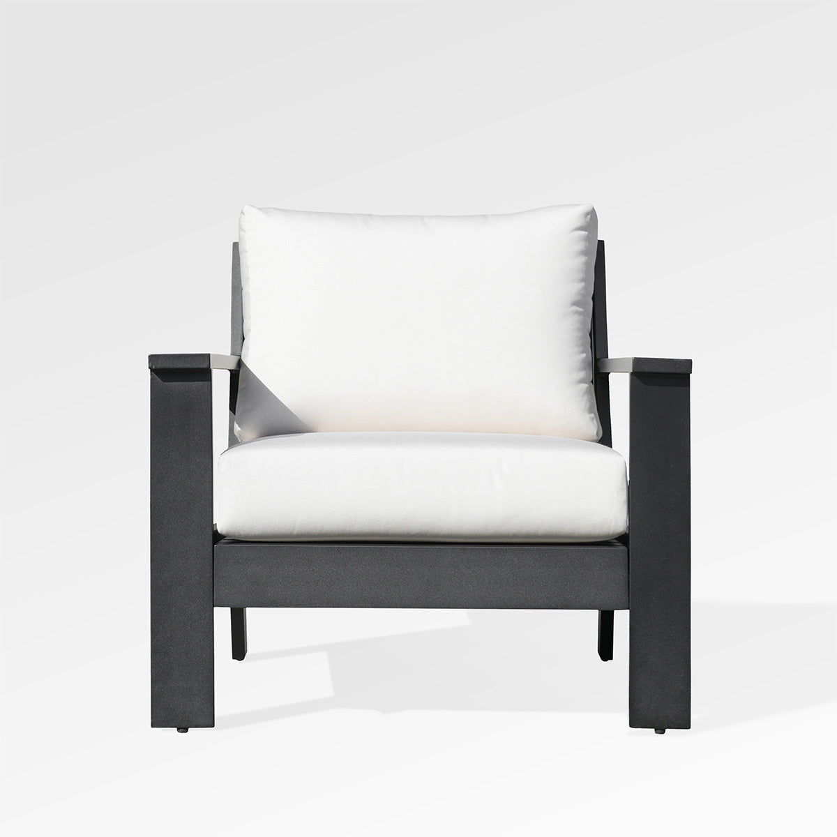 Magnolia Klubsessel aus schwarzem Aluminium mit Sunbrella®-Kissen