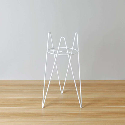 Shira White Pflanzgefäß mit Haarnadelbeinen (61cm)
