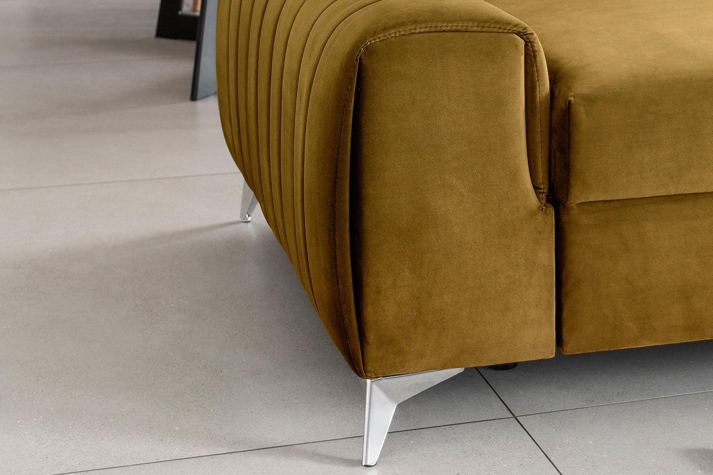 Laurence 3-Sitzer Schlafsofa aus Samt – Senf