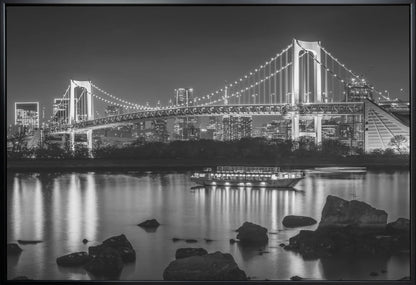 Wandbild Wunderschöne Regenbogenbrücke mit Tokio-Skyline am Abend - monochrom