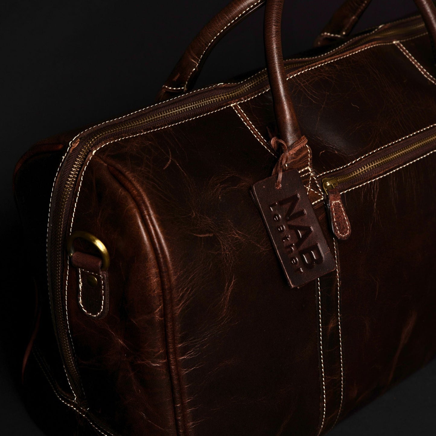 The Wayfarer Bag – Klassische Reisetasche aus braunem Vollnarbenleder