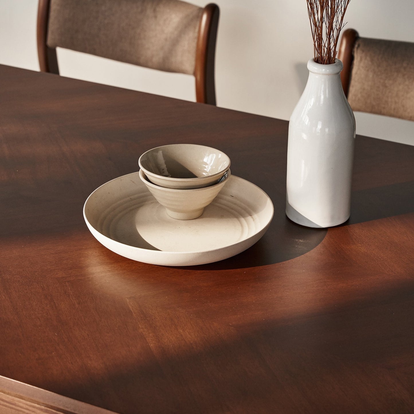 Hobro Dining Set: Acacia Wood Table & Chairs