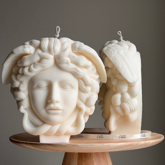 Medusa Sojawachskerze: Große skulpturale Frauenkopfstatue