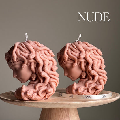 Medusa Sojawachskerze: Skulpturale Kerze in Form eines Frauenkopfes