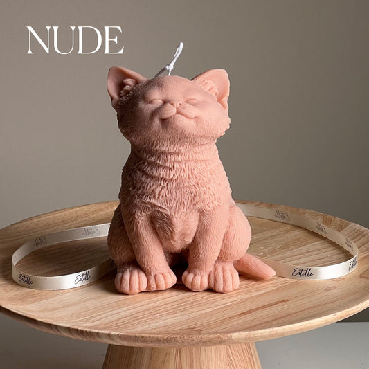 Handgemachte Katzenkerze aus Sojawachs: Skulpturale Tierkerze als Geschenk