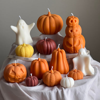 Handgemachte Halloween-Geisterkerze: Skulpturale Sojawachs-Dekoration
