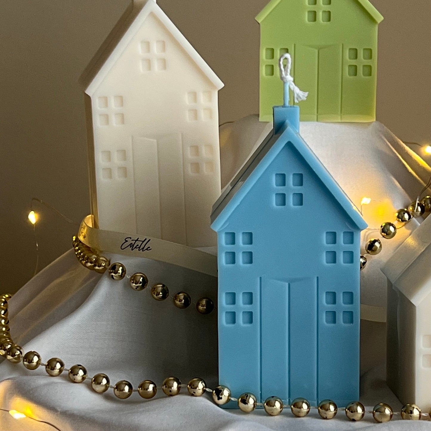 Handgemachte Weihnachtshaus Sojawachs Kerze: Festliche Heimdekoration