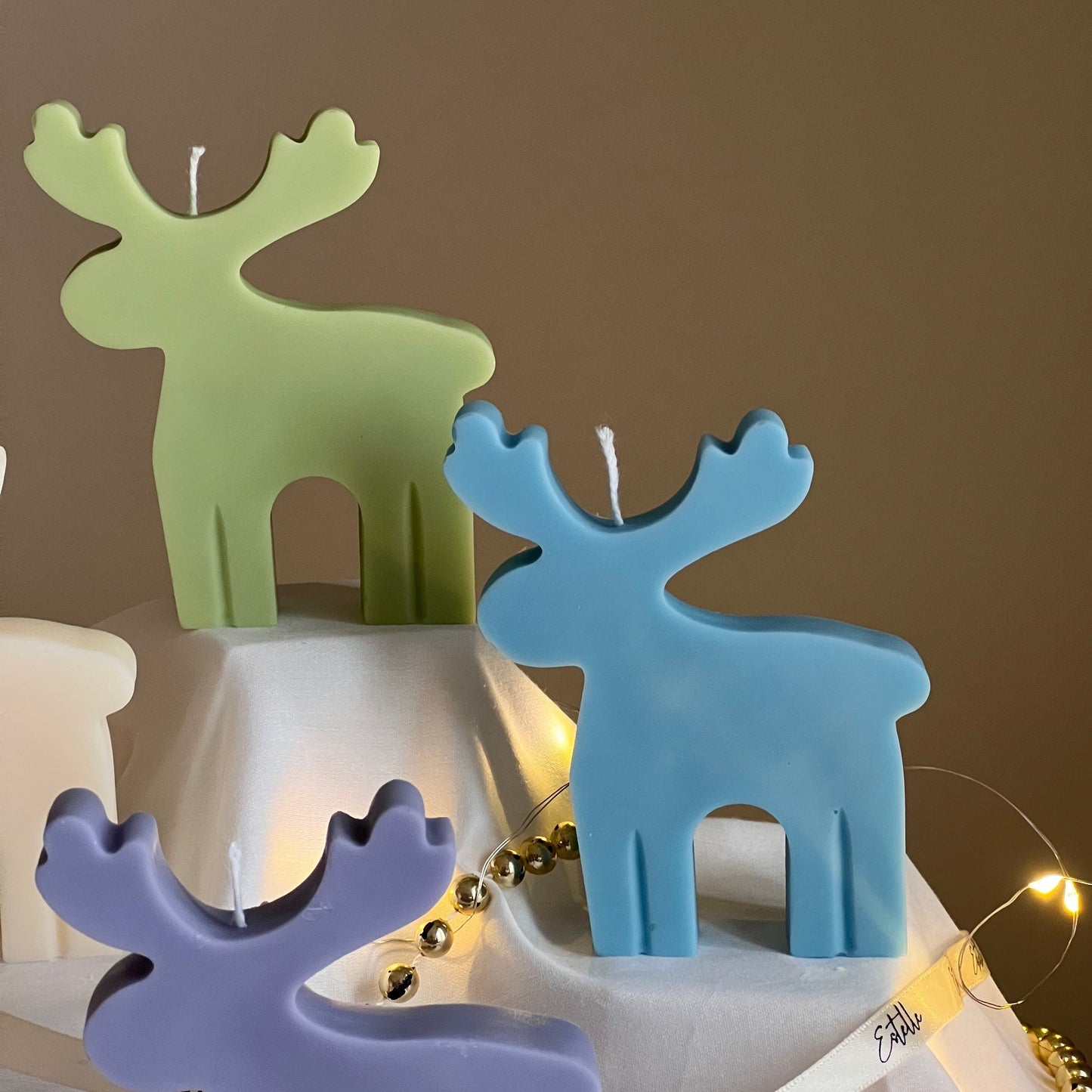 Handgemachte Rentier-Sojakerze: Weihnachtsdeko-Geschenk