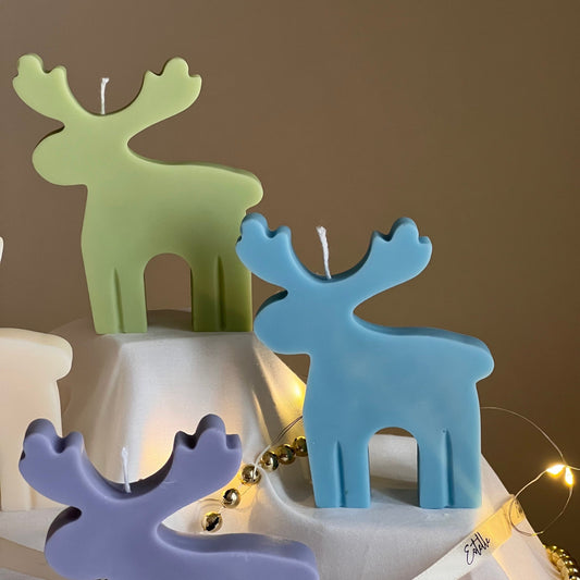 Handgemachte Rentier-Sojakerze: Weihnachtsdeko-Geschenk