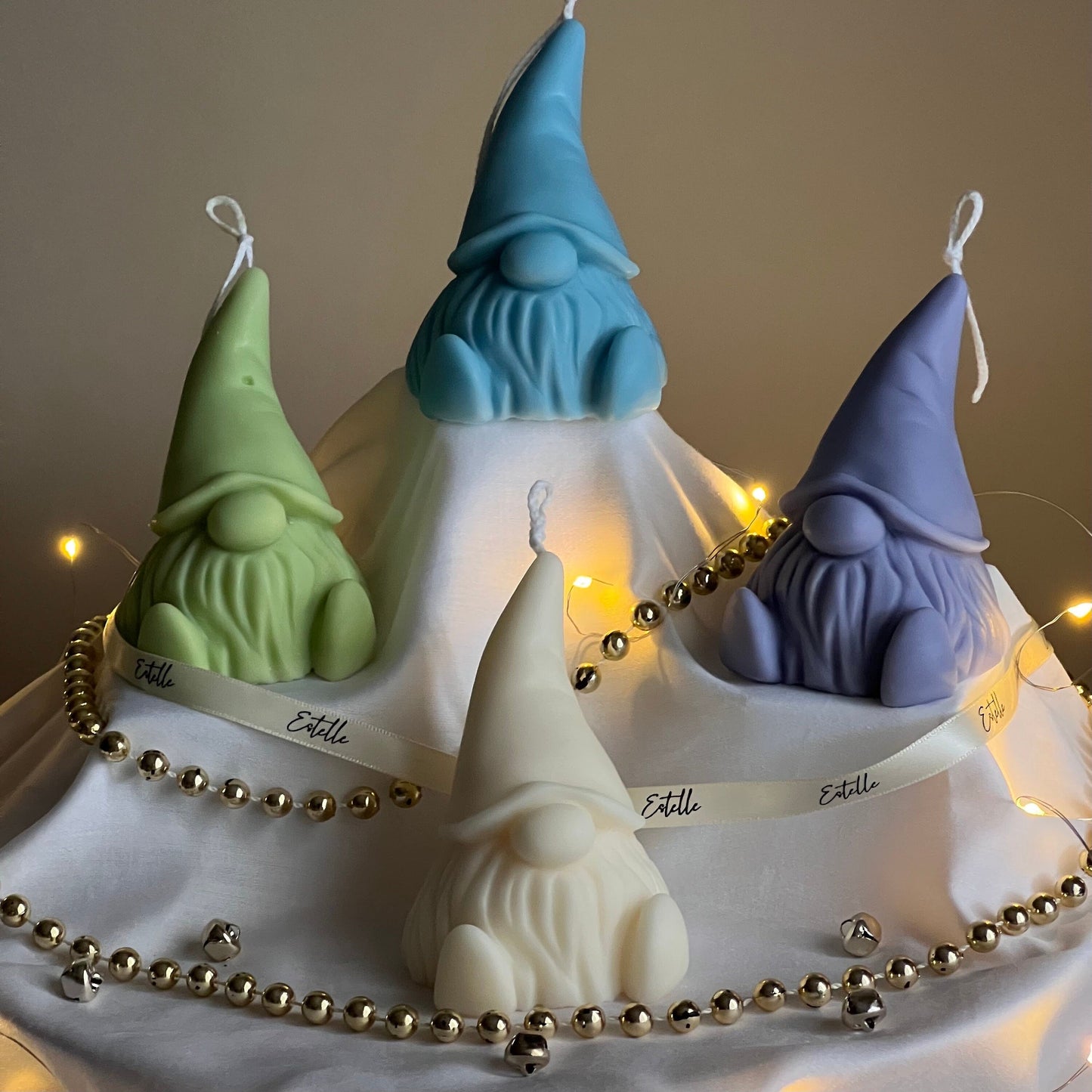 Handgegossene Soja-Gnom-Kerze: Weihnachtsdeko-Geschenk