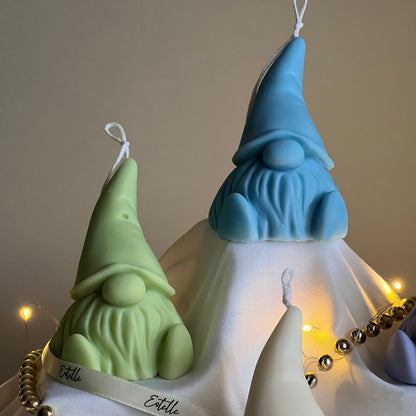 Handgegossene Soja-Gnom-Kerze: Weihnachtsdeko-Geschenk