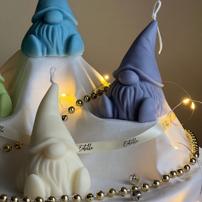 Handgegossene Soja-Gnom-Kerze: Weihnachtsdeko-Geschenk