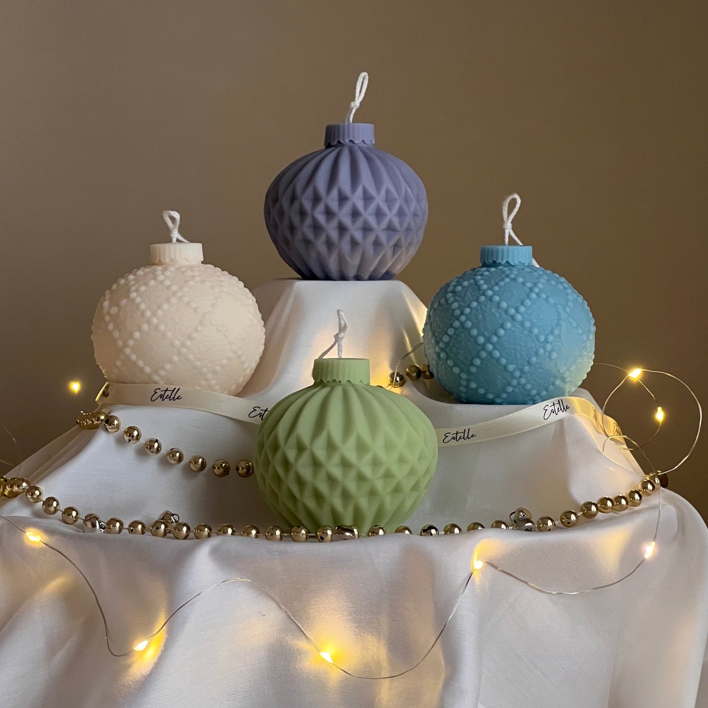 Handgemachte Weihnachtsbaumkugel Sojawachs-Kerze: Festliche Ornament-Dekoration