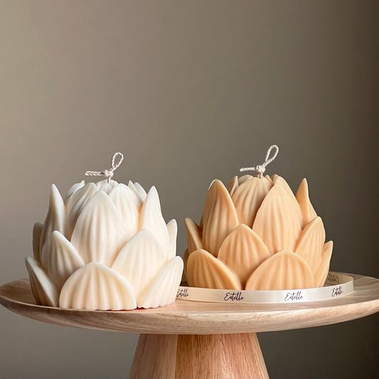 Große Lotus-Sojakerze: Handgemachtes Heimdekor-Geschenk