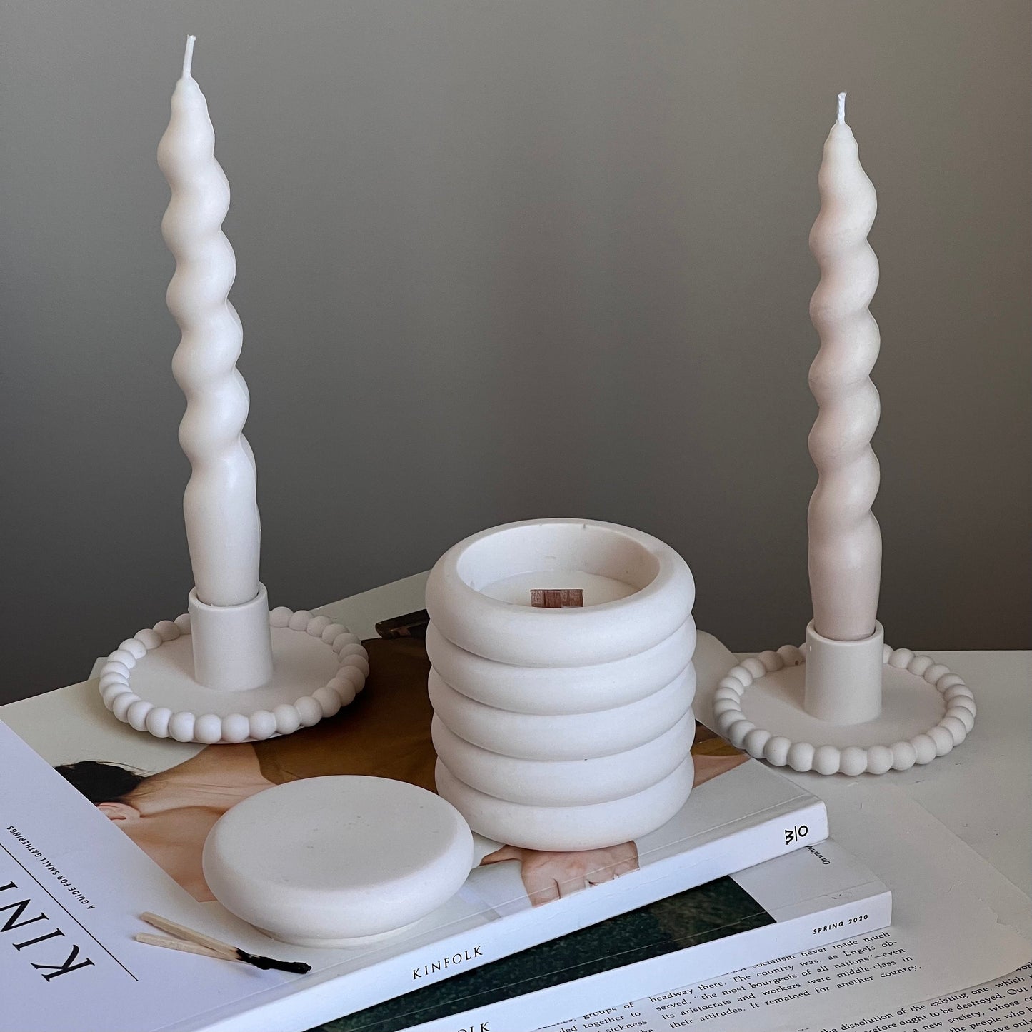 Donut Jar Sojawachs-Kerze | Holzdocht, Jesmonite-Gefäß