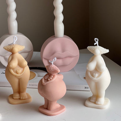 Curvy Body Sojakerze: Handgefertigte Frau Oberkörper Skulptur