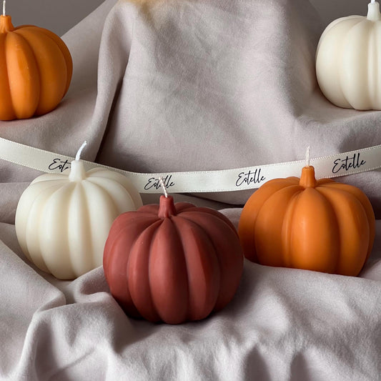 Handgemachte Kürbis-Sojawachs-Kerze: Herbst-Halloween-Deko