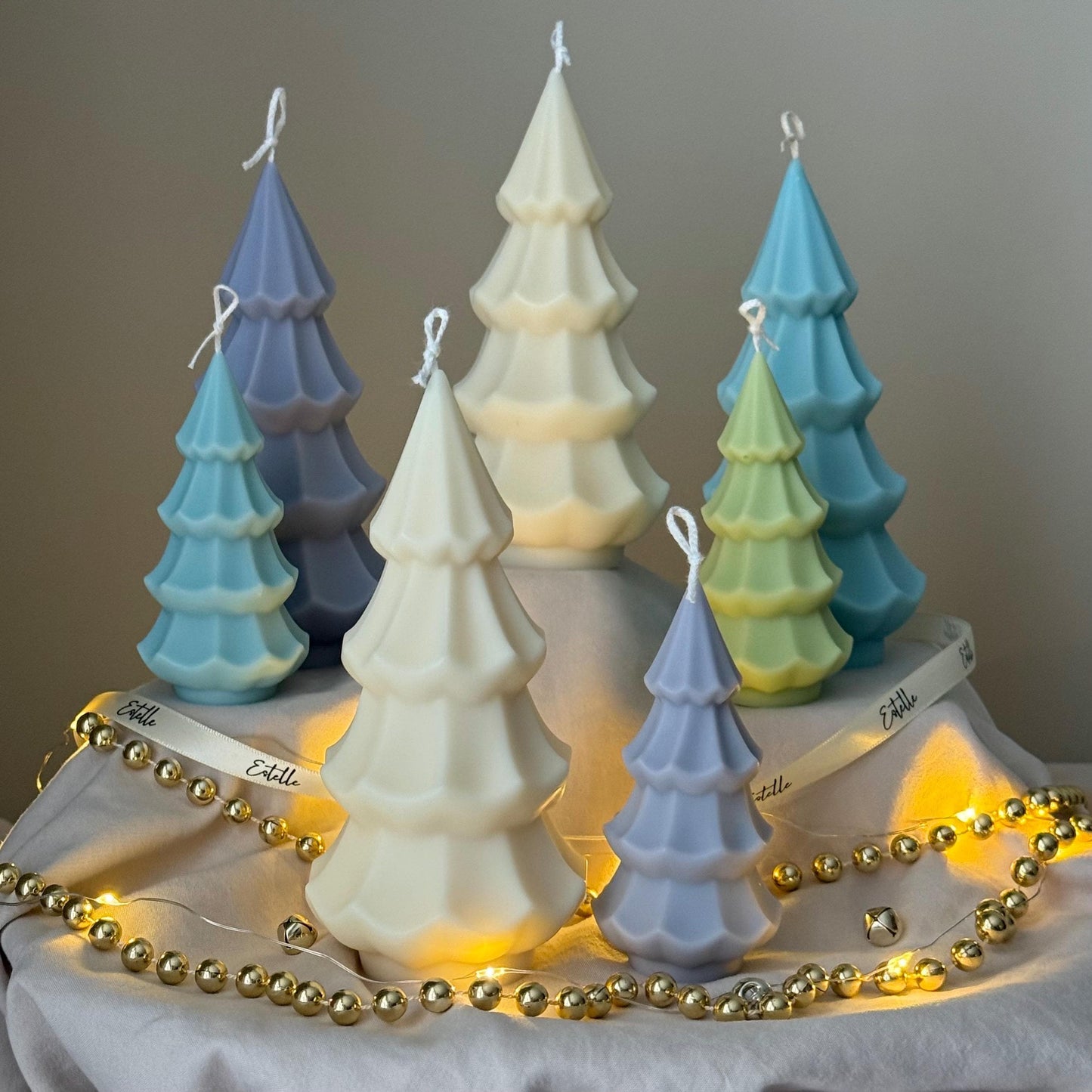 Handgemachte gerippte Weihnachtsbaumkerze: Sojawachs-Feiertagsdekoration
