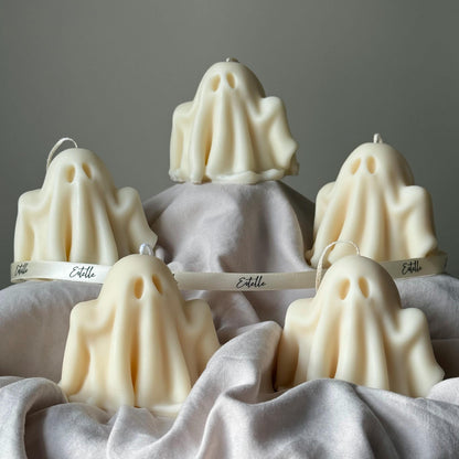 Handgemachte Halloween-Geisterkerze: Skulpturale Sojawachs-Kerze