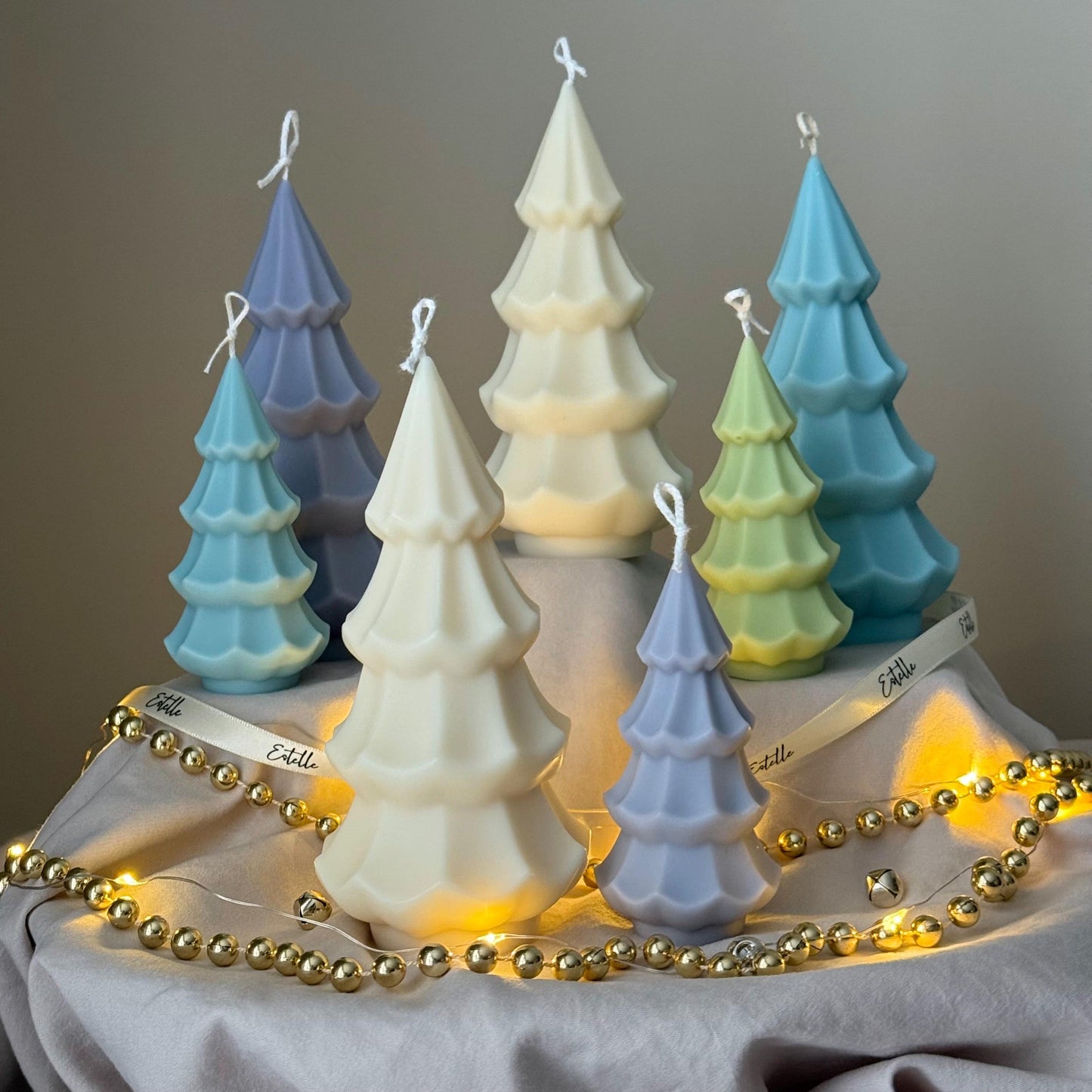 Handgemachte gerippte Weihnachtsbaumkerze: Sojawachs-Feiertagsdekoration