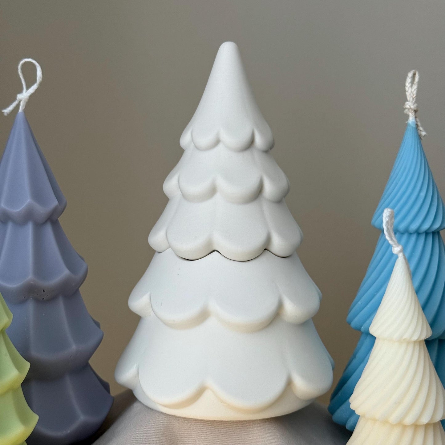 Weihnachtsbaum-Glas-Sojakerze: Handgemachtes Jesmonite-Dekor