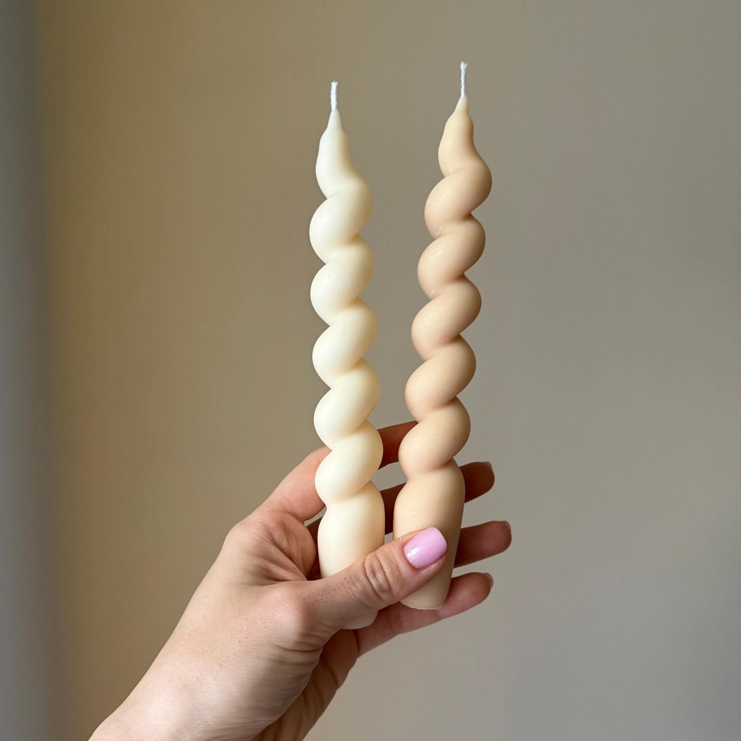 Handgemachte Spiralkerze aus Sojawachs: Dekorativer Mittelpunkt