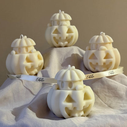 Handgemachte Halloween-Geist-Kerze mit Kürbis: Sojawachs-Heimdekoration