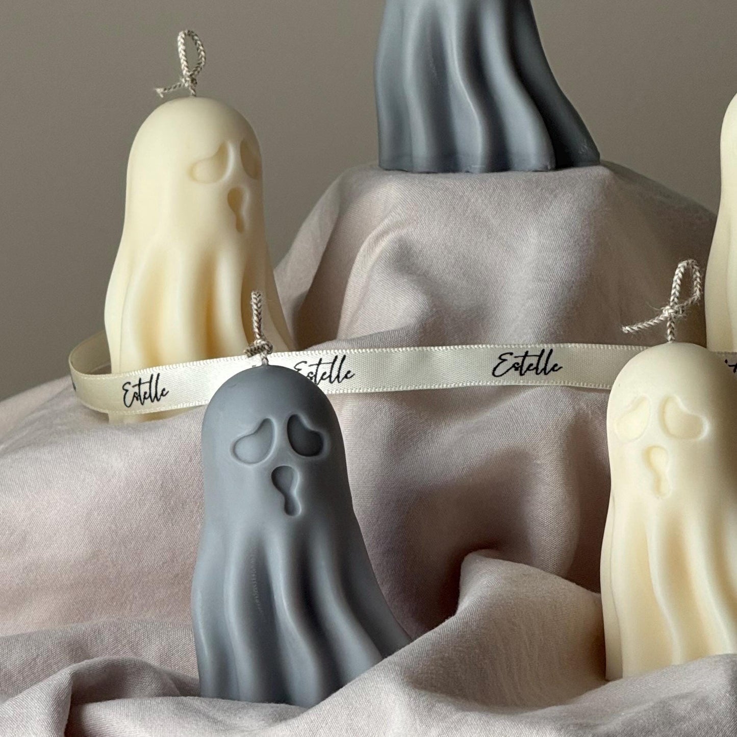 Gruselige handgemachte Geisterkerze: Halloween Sojawachs Deko